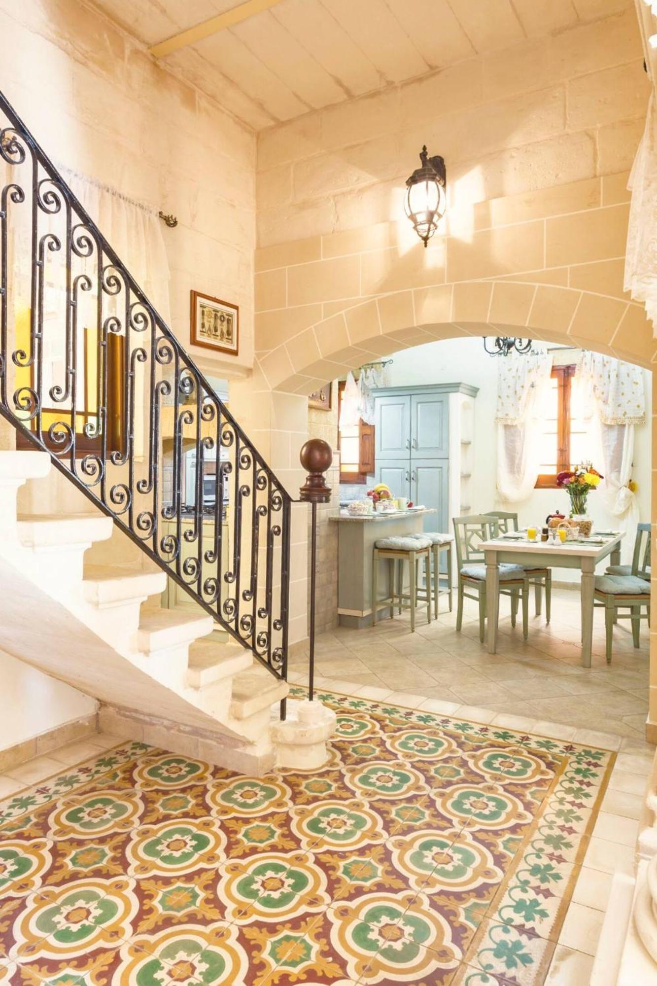 Mellieha Cosy House Of Character By Homely